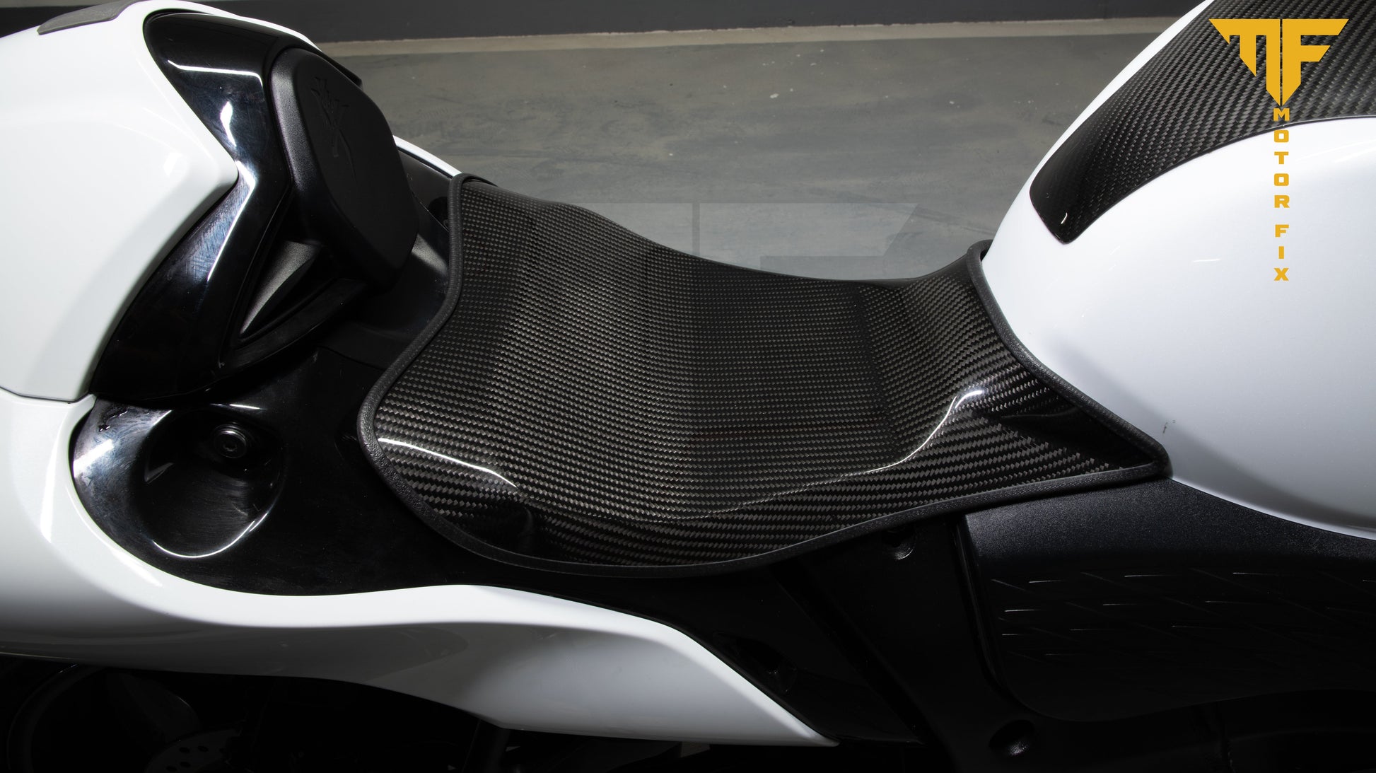 SUZUKI HAYABUSA 2022+ Light Weight CarbonFiber Seat Motorfix