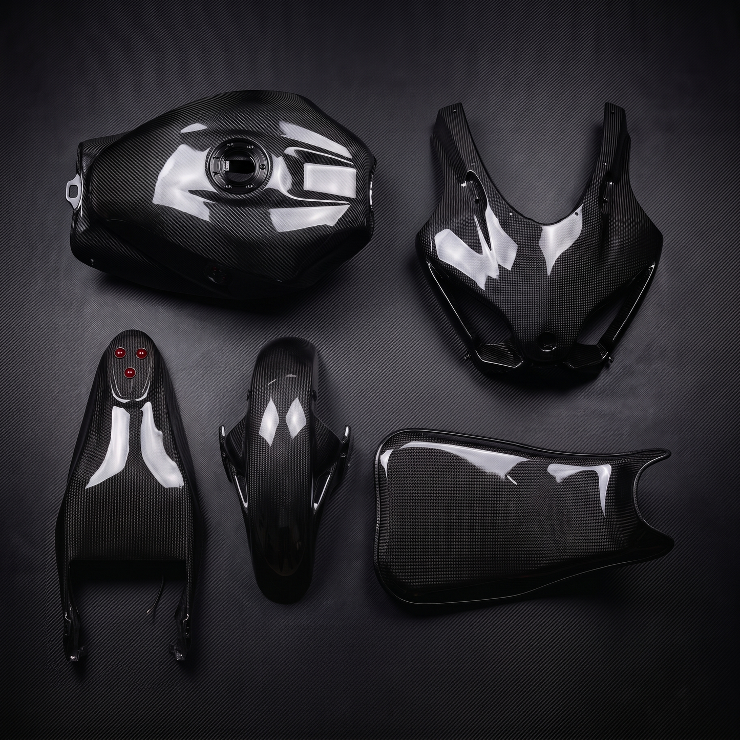MotorFix GSXR1000 2017+ Full Carbon Race Kit - complete kit with fender studio shot